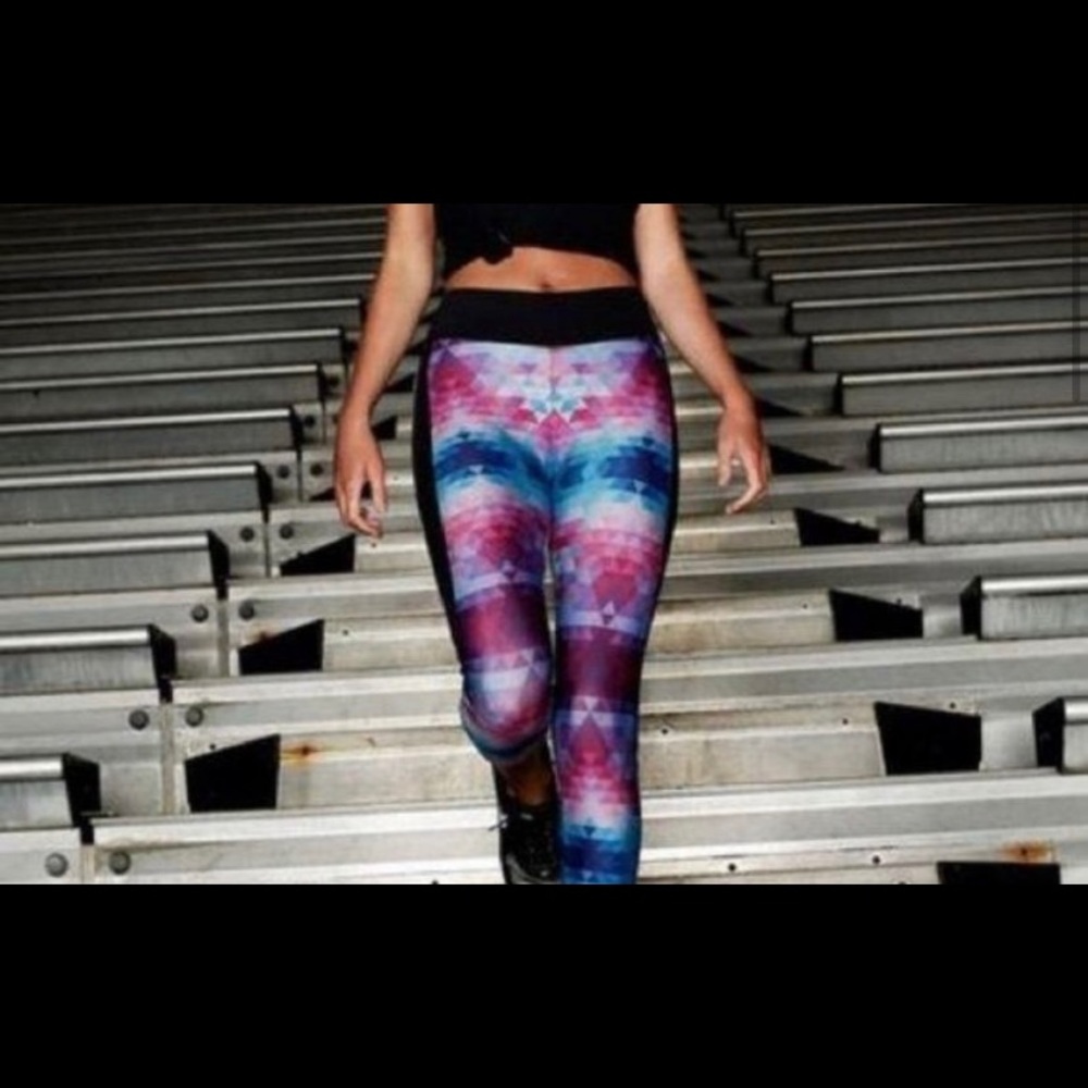 Blackmilk Geo triangle ninja pants - Picture 2 of 2